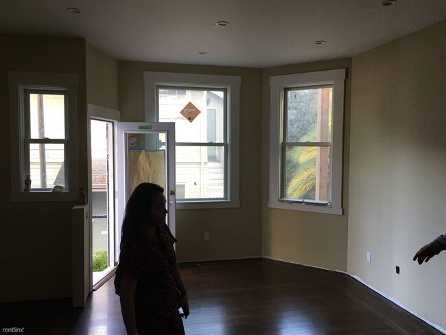 Building Photo - 1 br, 1 bath Apartment - Cedar Units Cedar 1