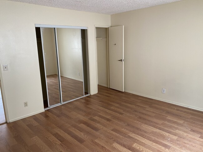Building Photo - 4601 Ellenwood Dr