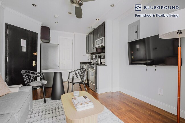 Foto del edificio - 437 W 53rd St