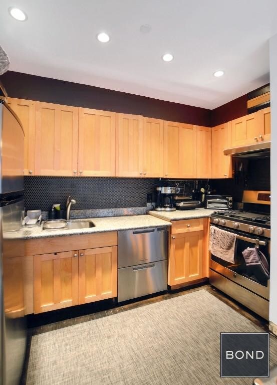 Building Photo - 407 East 12th Street
