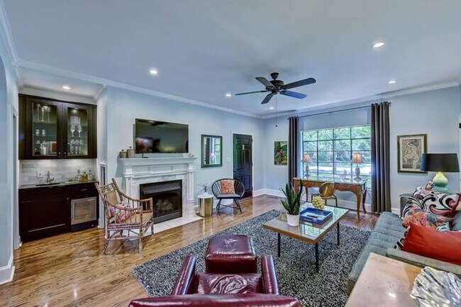 Foto del edificio - 600 Hermitage Ct