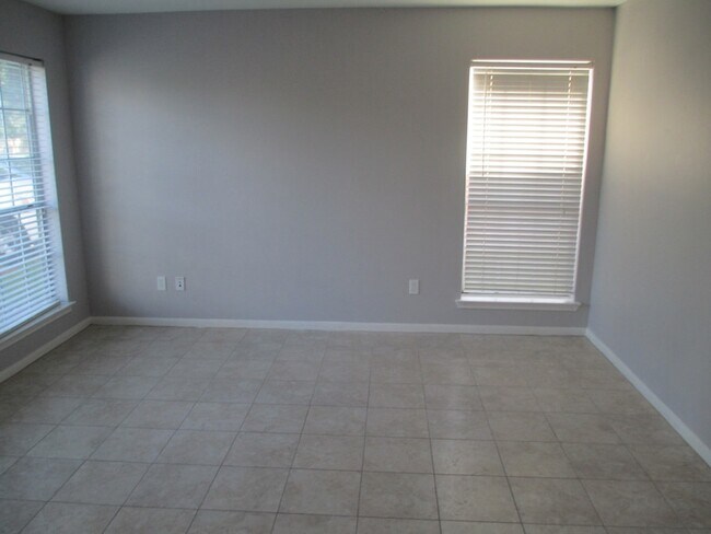 Building Photo - 16714 Cheshire Pl Dr
