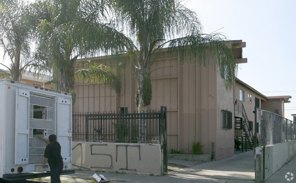 Primary Photo - Normandie Apartments