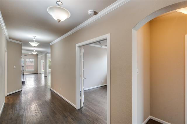 Foto del edificio - 5804 Silverton Ave