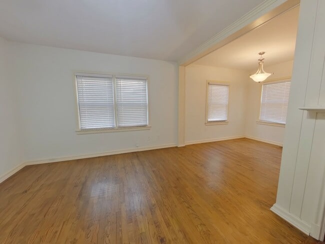 Foto del edificio - COLLEGE HILL RENTAL-122 South Glendale