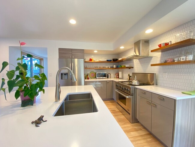 Building Photo - 3 Bed 4 Bath Home on in South Boulder.  Re...