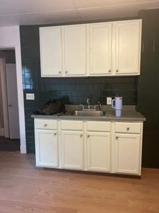 Foto del edificio - HOT MEDFORD LISTING!!!