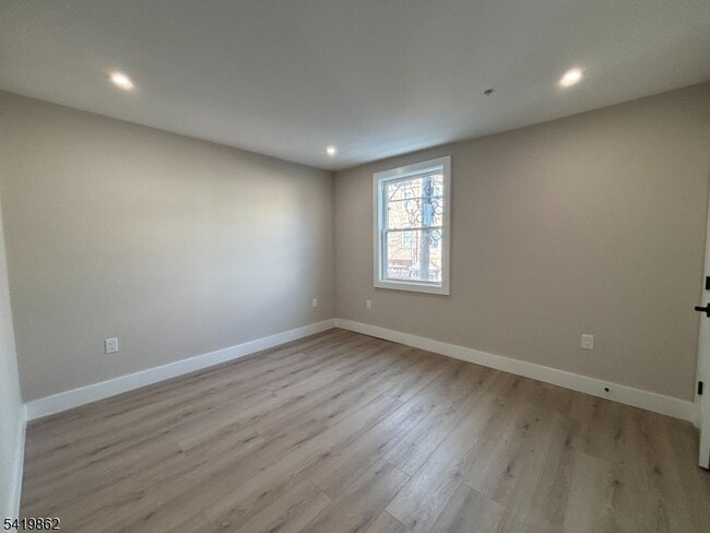 Foto del edificio - 136 Elm St