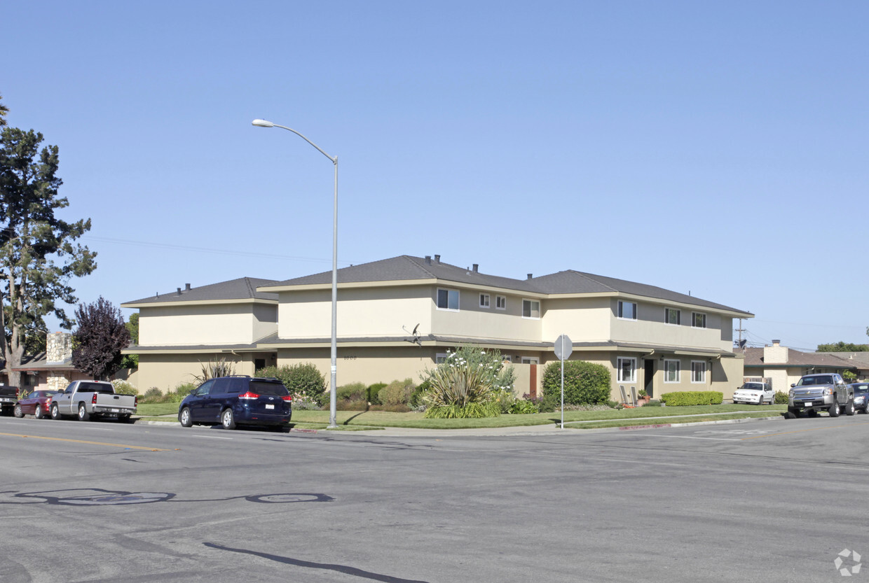 Building Photo - 1000 W Alisal St