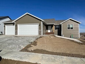 Building Photo - 3014 CAYMUS Dr