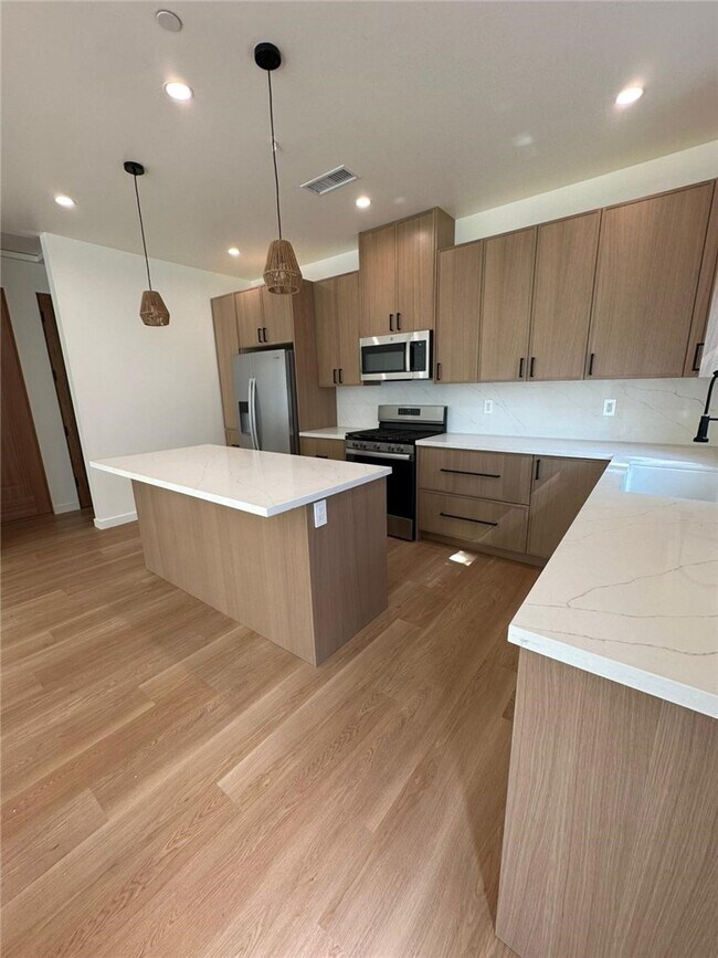Foto del edificio - 21824 Cohasset St