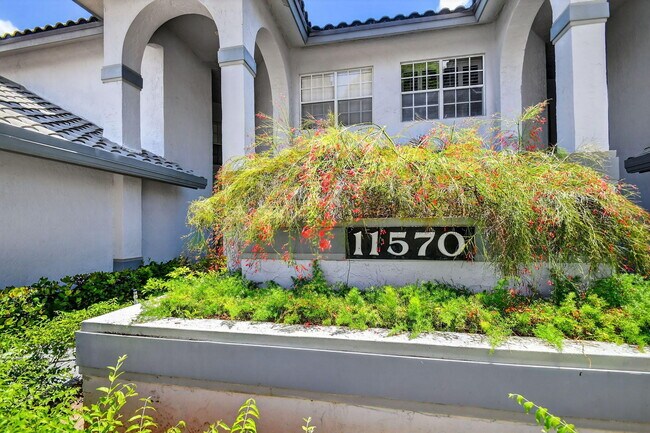 Foto del edificio - 11570 Briarwood Cir