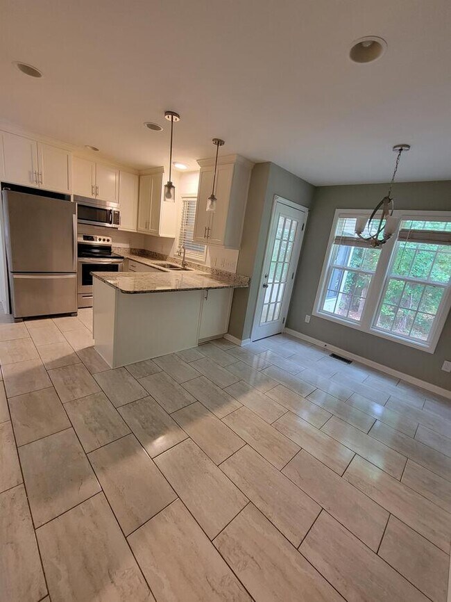 Building Photo - 5945 Sandy Run