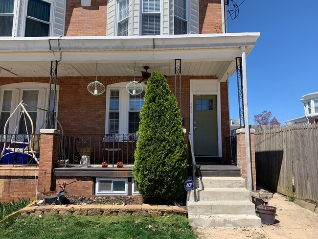 Building Photo - 432 Martin St