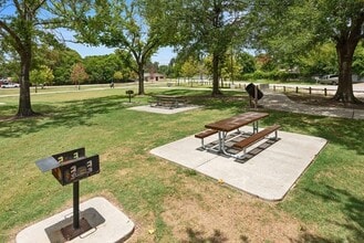 Building Photo - 6809 Glass St