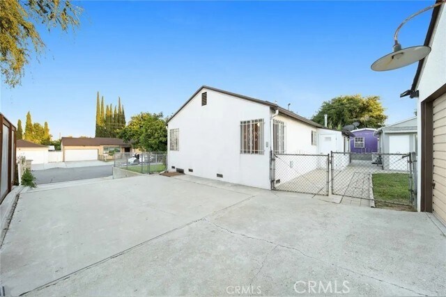 Foto del edificio - 2479 Stevens Ave