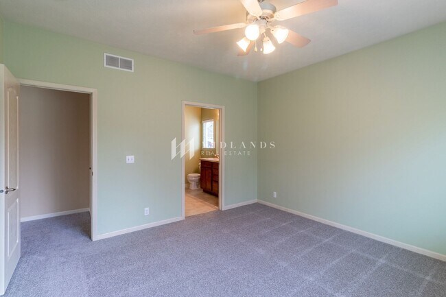 Building Photo - Ranch Villa