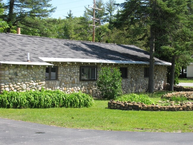 Building Photo - 3781 N Four Mile Rd
