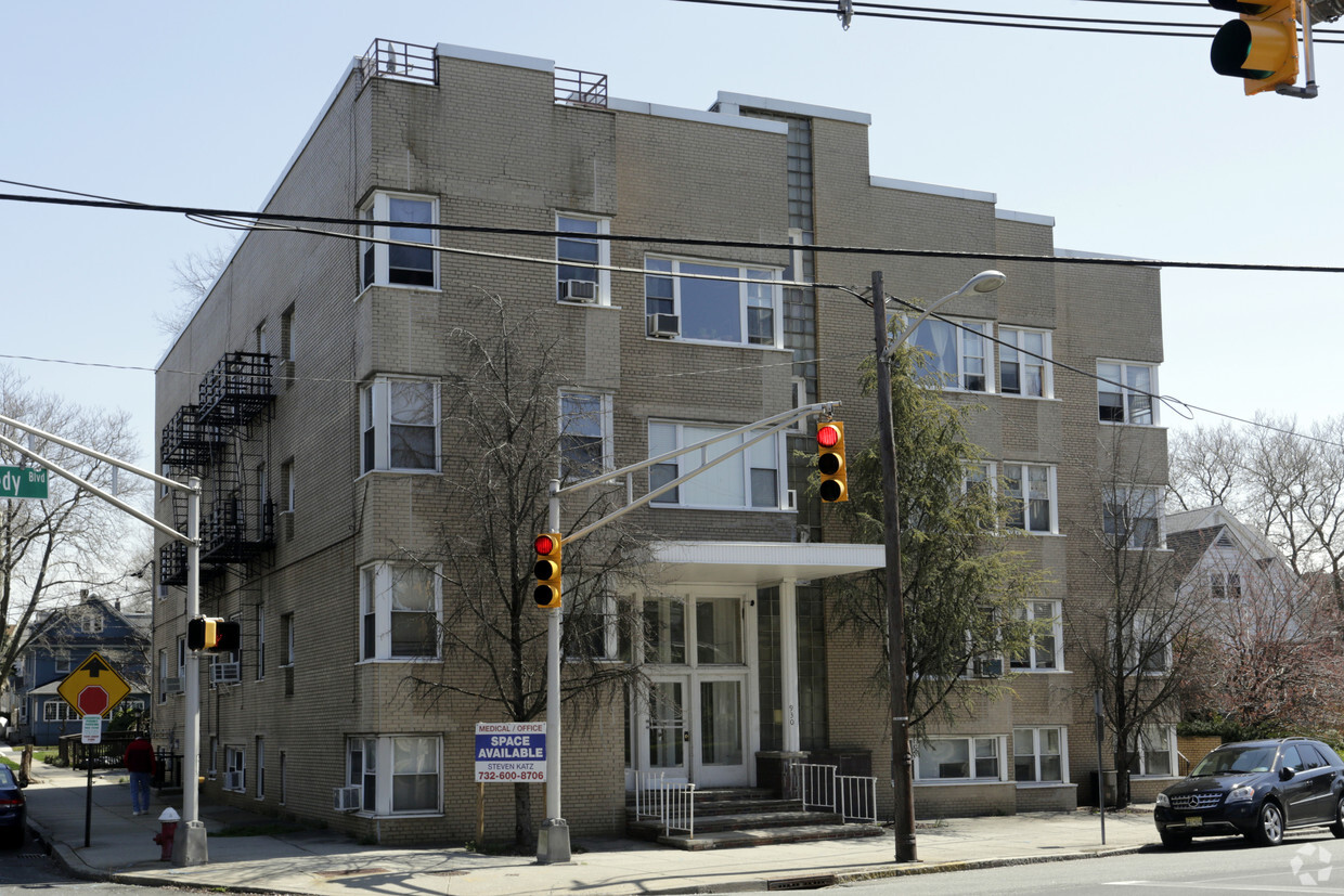 Primary Photo - 930 Kennedy Blvd