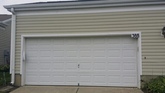 Building Photo - 388 Harrier Dr