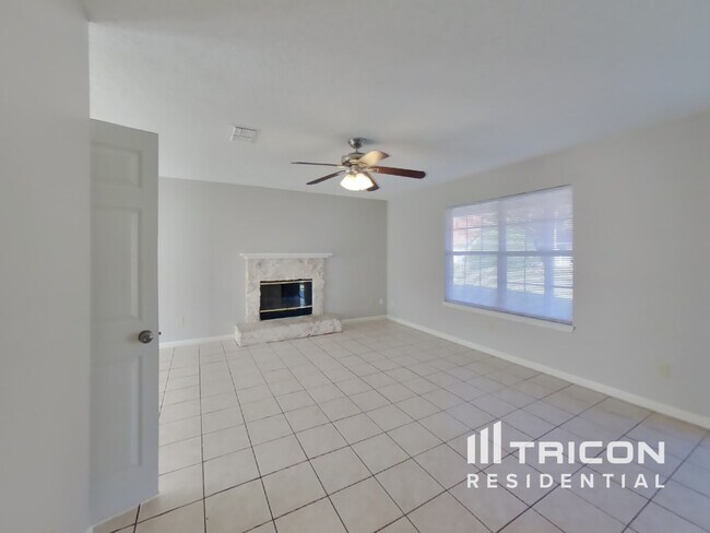 Building Photo - 7508 Cinnamon Lakes Jacksonville FL