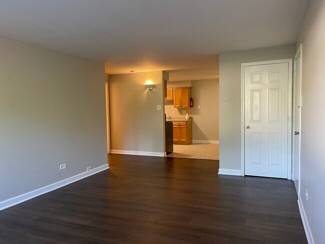 Foto del edificio - 8816 Briar Ct