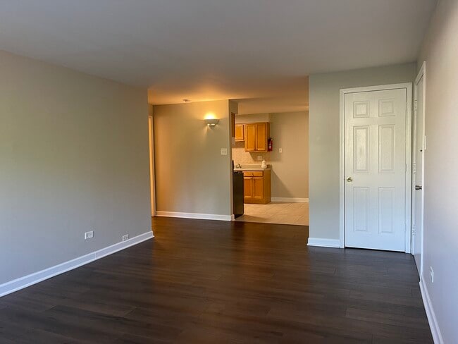 Building Photo - 8816 Briar Ct