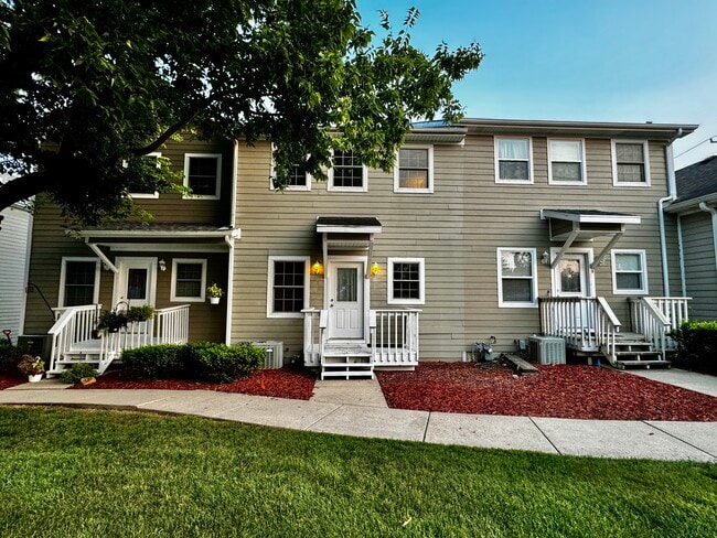 Building Photo - 2051 Lisbon Rd