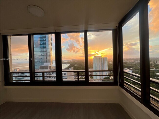 Foto del edificio - 2333 Brickell Ave