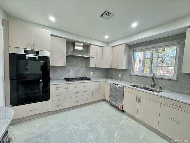 Foto del edificio - 32 Berkshire Rd