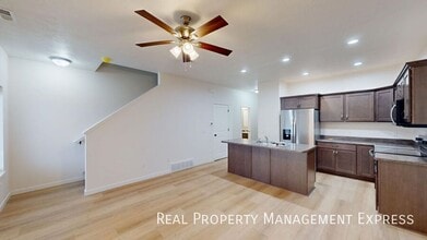 Building Photo - 9600 W Tunis Dr