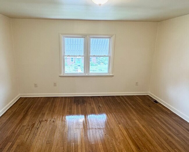 Foto del edificio - 2 Bedroom Townhome with Detached Garage
