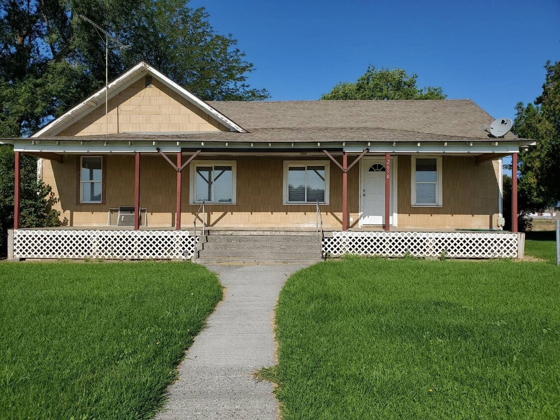 Primary Photo - 3 Bedroom Home