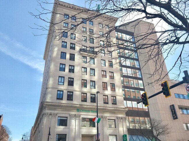 Building Photo - 875 Elm St