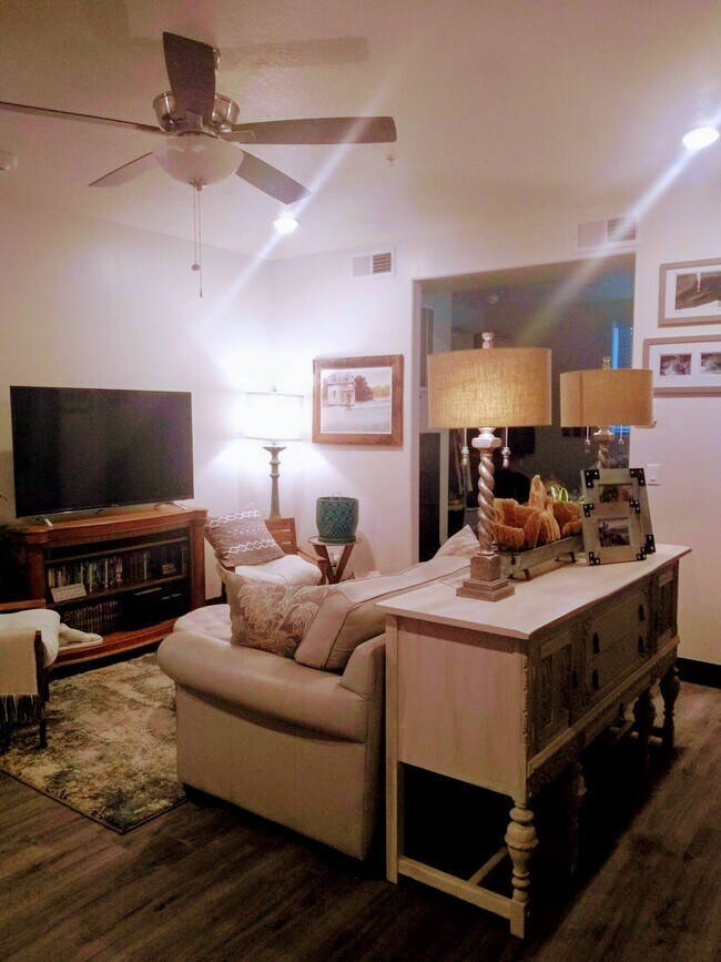 Cable & internet ready - 260 E Mesquite Blvd