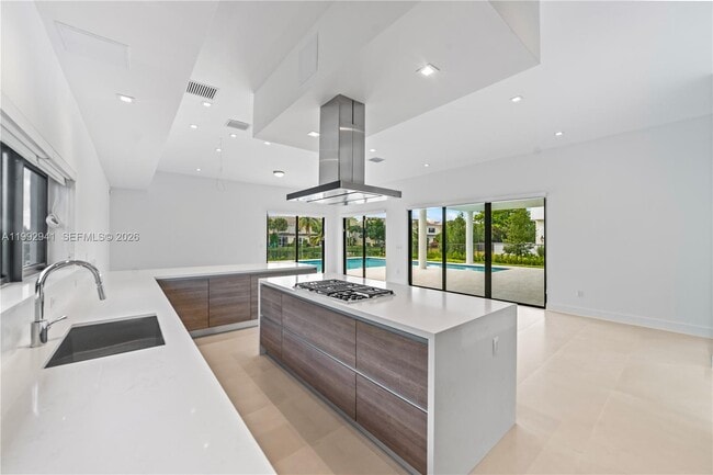 Building Photo - 16680 Botaniko Dr N