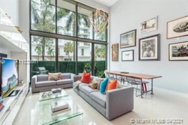 Building Photo - 6000 Collins Ave