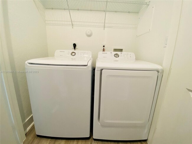 Foto del edificio - 23572 SW 107th Pl