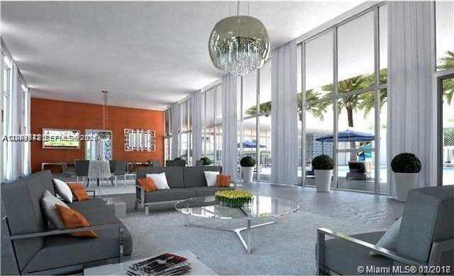Foto del edificio - 15051 Royal Oaks Ln