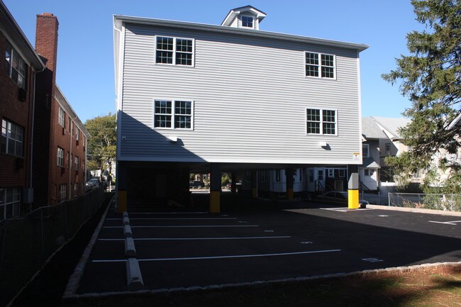 Building Photo - 768 Westfield Ave