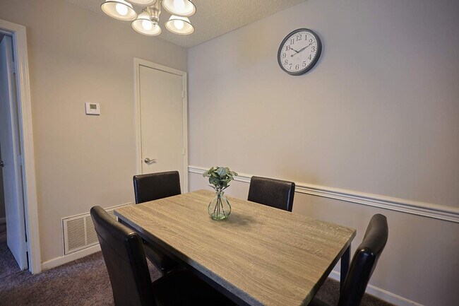 Foto del edificio - 50 Northtown Dr