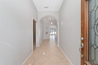 Building Photo - 26006 Palmdale Estate Dr