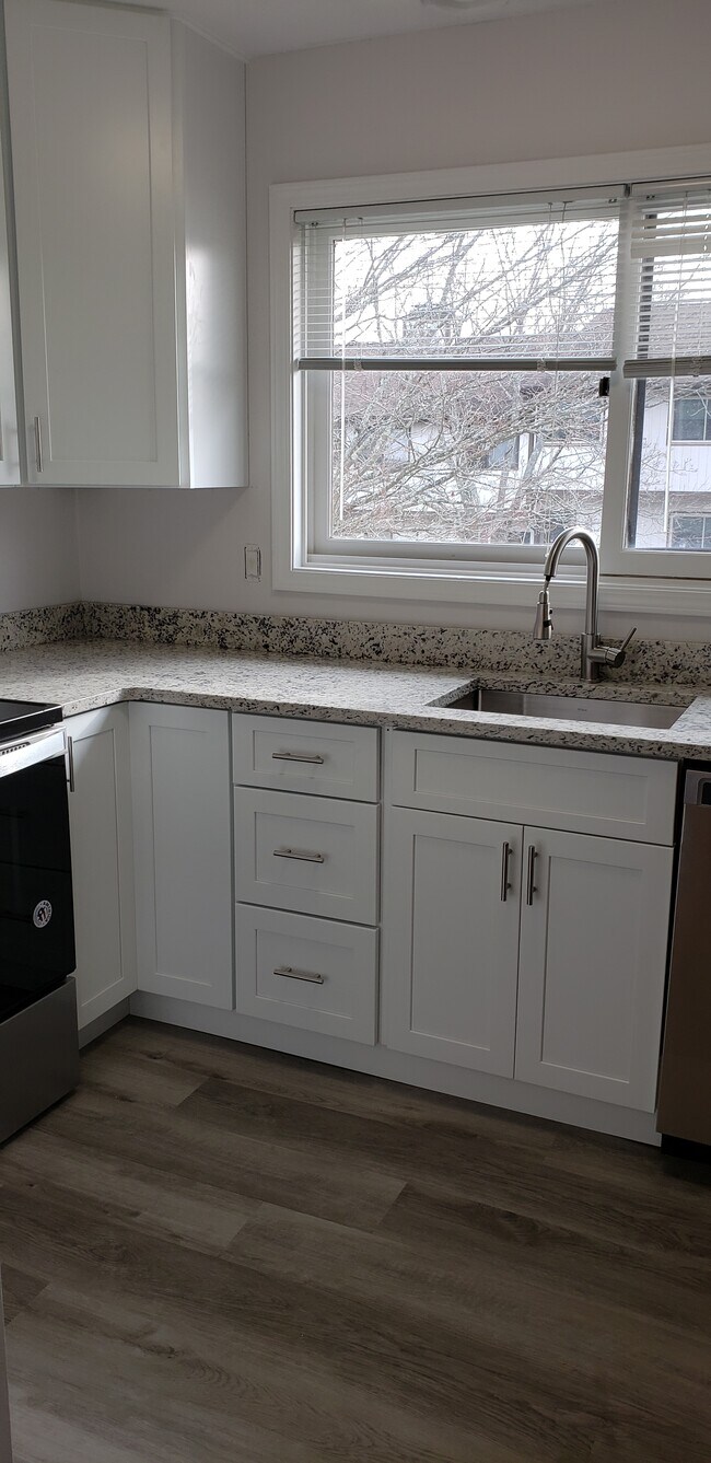 27 Crows Nest Ln Unit 5L, Danbury, CT 06810 Condo for Rent in Danbury