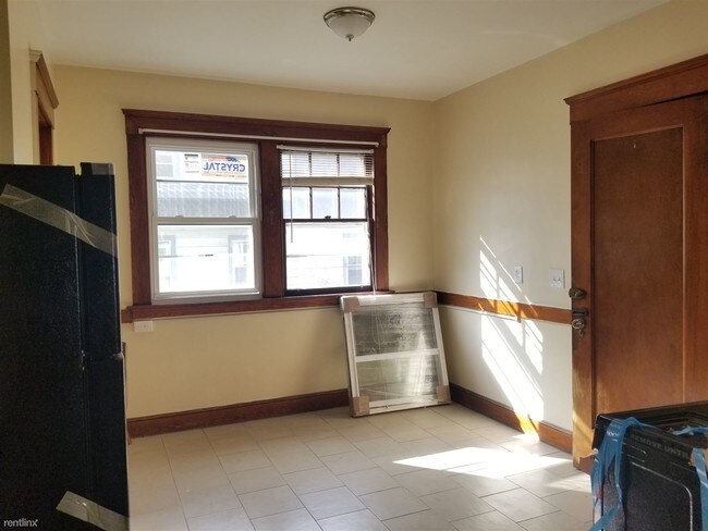 Building Photo - 2 br, 1 bath  - 390 Ellsworth Ave 3rd