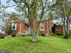 Building Photo - 134 Montague Ave