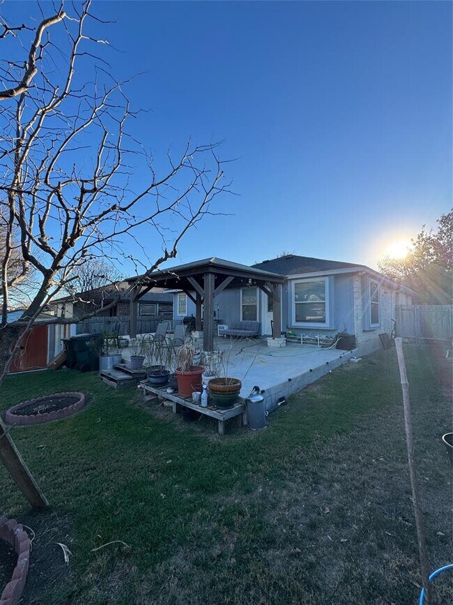 Foto del edificio - 15200 Mandarin Crossing