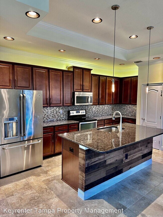 Foto del edificio - 3 br, 2 bath House - 6904 Sail Sail View Lane