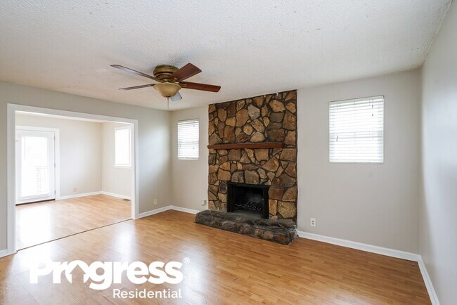 Foto del edificio - 5913 New Hope Ct