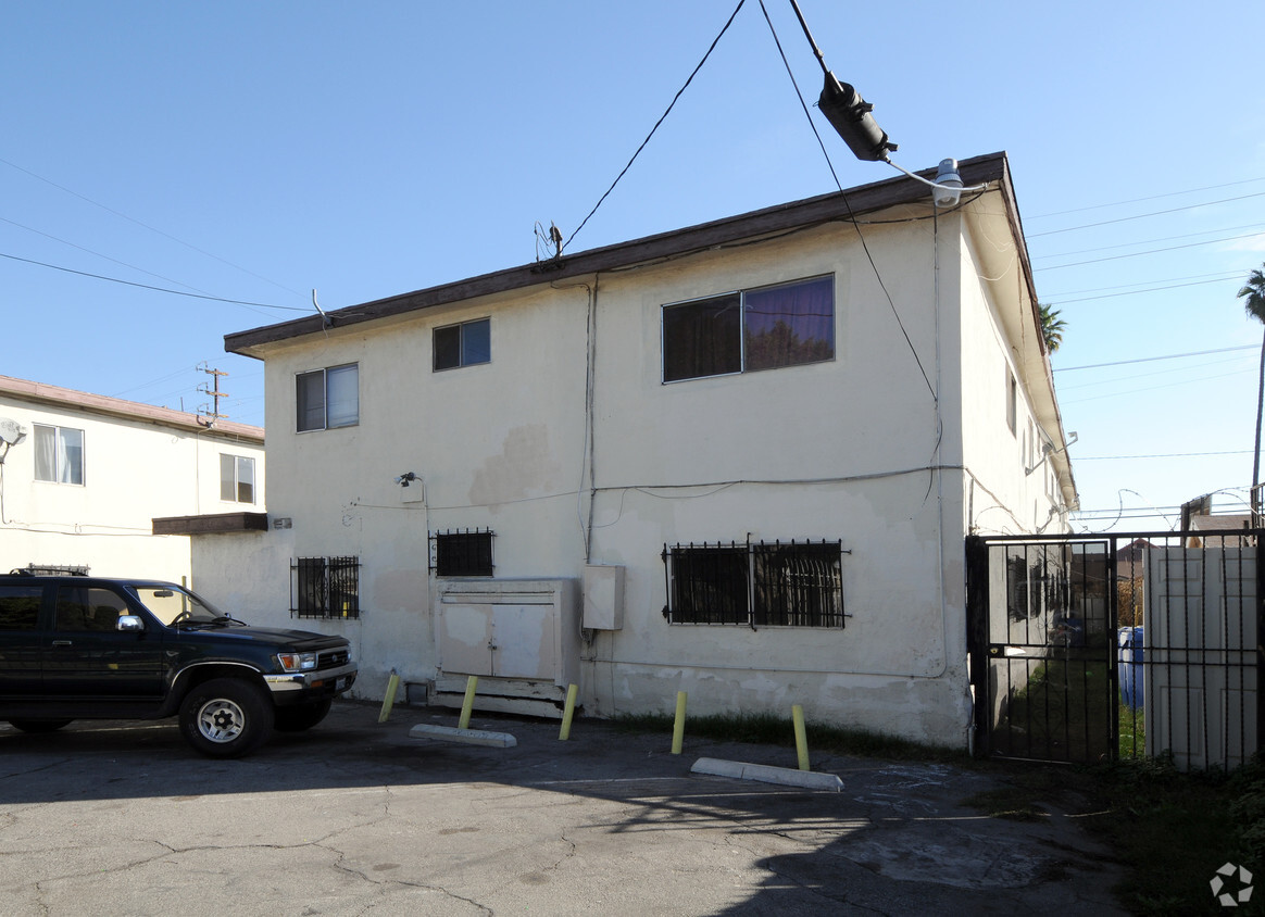 Building Photo - 7821 S Figueroa St