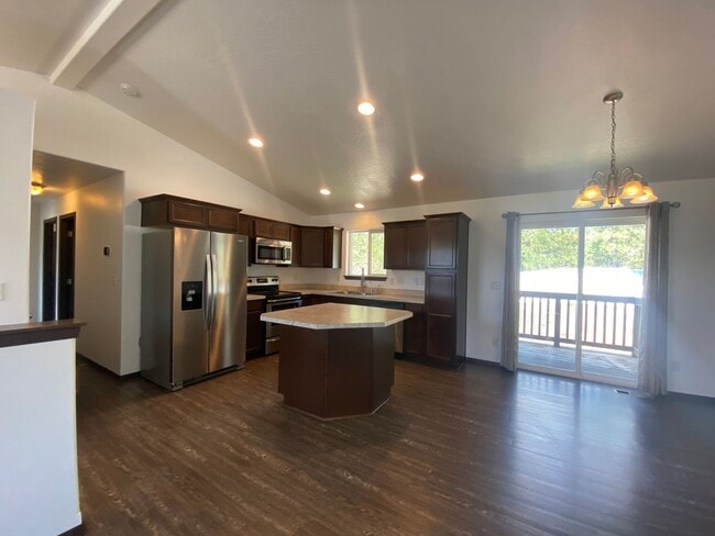 Building Photo - 4 bedrooms 3 baths-Mead School District Ho...